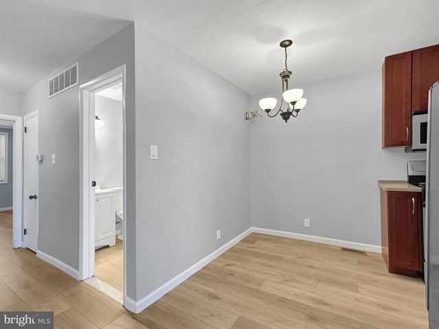 869 W BROWNING RD, Bellmawr, NJ 08031