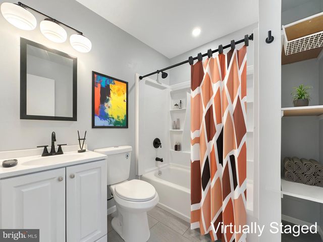 869 W BROWNING RD, Bellmawr, NJ 08031