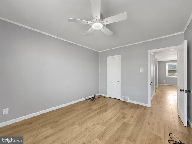 869 W BROWNING RD, Bellmawr, NJ 08031