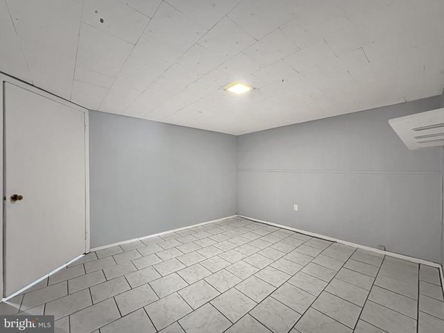 869 W BROWNING RD, Bellmawr, NJ 08031