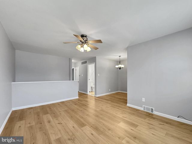 869 W BROWNING RD, Bellmawr, NJ 08031