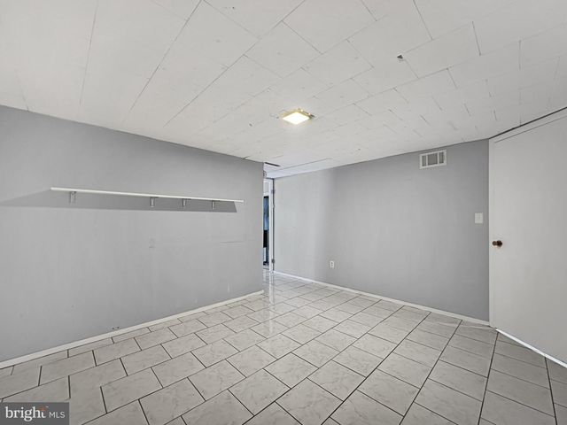 869 W BROWNING RD, Bellmawr, NJ 08031