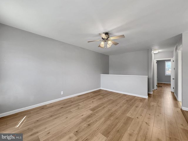 869 W BROWNING RD, Bellmawr, NJ 08031