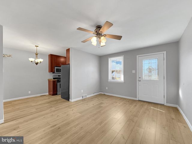 869 W BROWNING RD, Bellmawr, NJ 08031