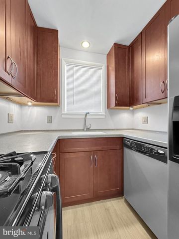 869 W BROWNING RD, Bellmawr, NJ 08031
