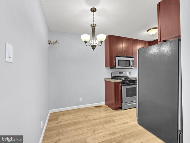 869 W BROWNING RD, Bellmawr, NJ 08031