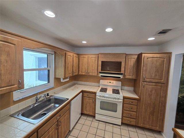 5980 TERRACE PARK DRIVE N 201, St Petersburg, FL 33709