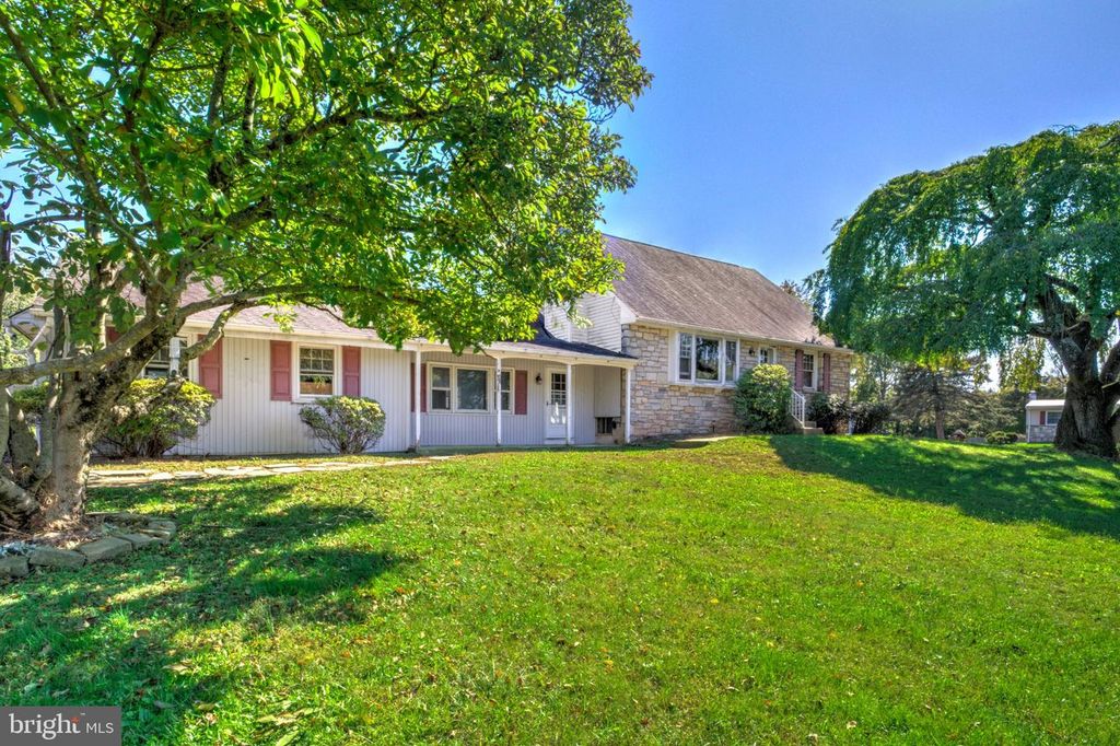 100 NEW JERSEY AVE, CHALFONT, PA 18914 — photo 2