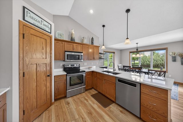 1961 Fieldstone Road SW, Rochester, MN 55902
