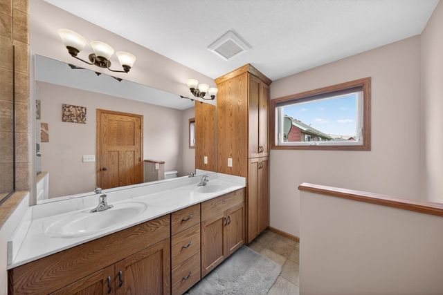 1961 Fieldstone Road SW, Rochester, MN 55902