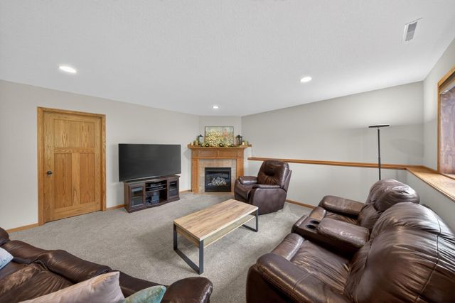 1961 Fieldstone Road SW, Rochester, MN 55902