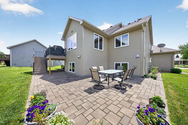 1961 Fieldstone Road SW, Rochester, MN 55902