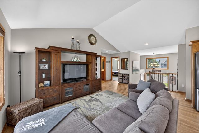 1961 Fieldstone Road SW, Rochester, MN 55902