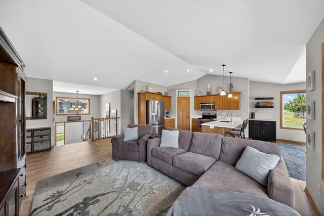 1961 Fieldstone Road SW, Rochester, MN 55902