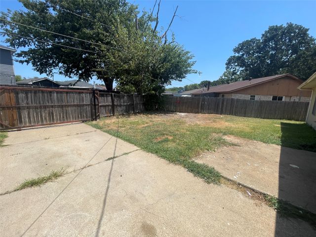 10515 Eastcrest Lane, Dallas, TX 75217