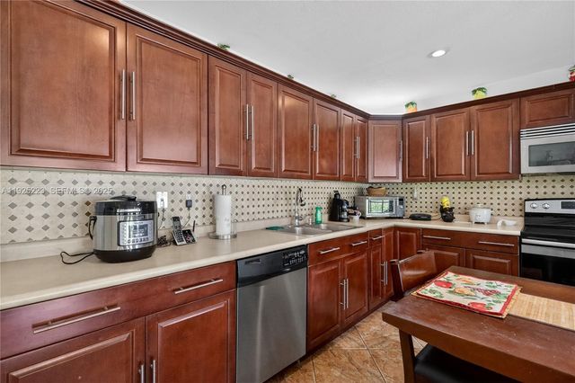 341 S Biscayne River Dr, Miami, FL 33169