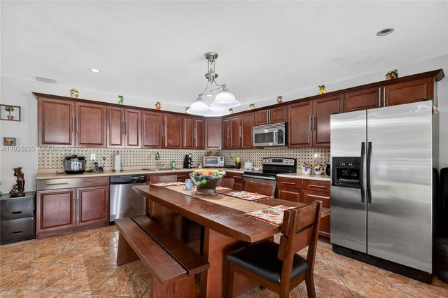 341 S Biscayne River Dr, Miami, FL 33169