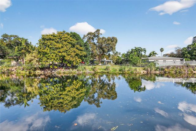 341 S Biscayne River Dr, Miami, FL 33169