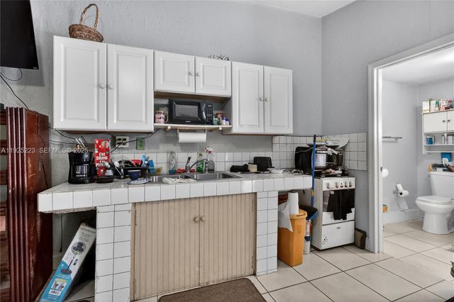 341 S Biscayne River Dr, Miami, FL 33169