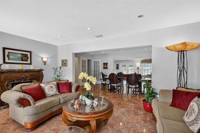 341 S Biscayne River Dr, Miami, FL 33169