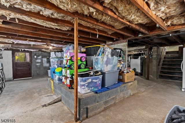 15 Mohican Ave, Roxbury Twp., NJ 07850