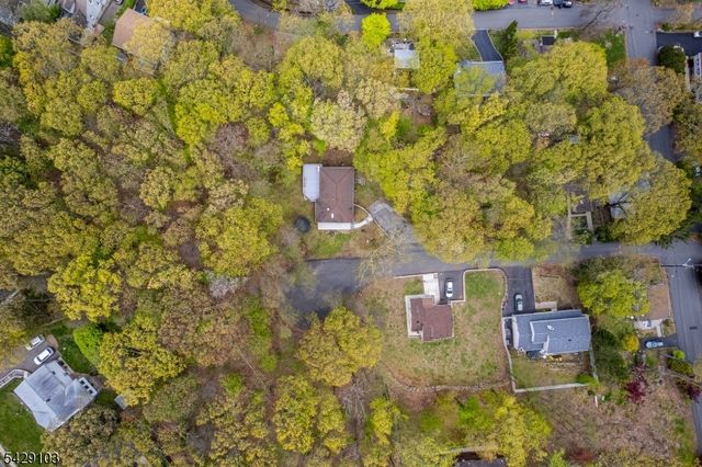 15 Mohican Ave, Roxbury Twp., NJ 07850