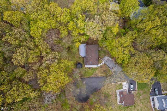 15 Mohican Ave, Roxbury Twp., NJ 07850