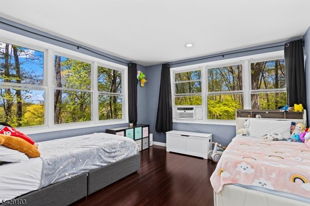 15 Mohican Ave, Roxbury Twp., NJ 07850