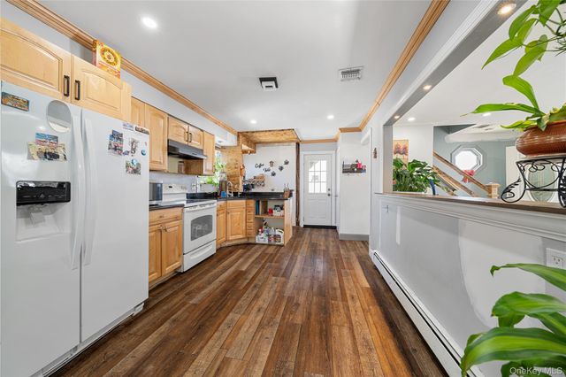 342 Revilo Avenue, Shirley, NY 11967