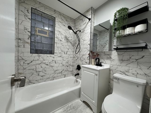 3114 N Central Park Avenue 1, Chicago, IL 60618