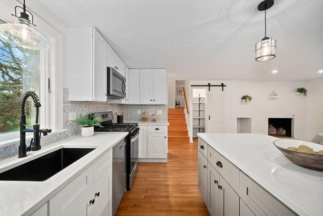 30 Tupelo Rd, Marshfield, MA 02050