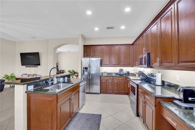 1929 Grey Falcon Circle SW, Vero Beach, FL 32962