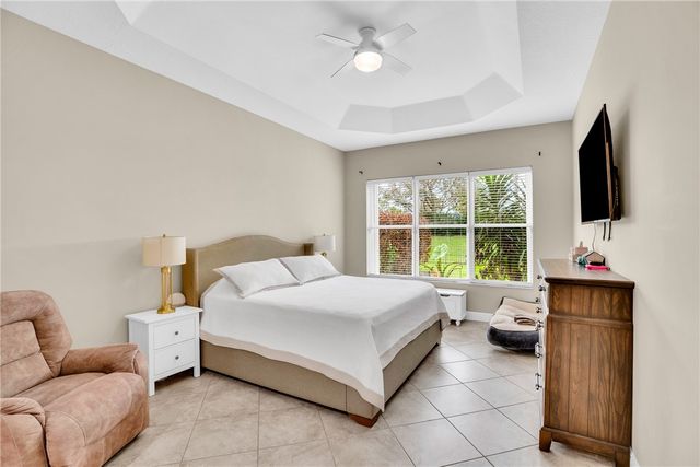 1929 Grey Falcon Circle SW, Vero Beach, FL 32962