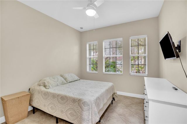 1929 Grey Falcon Circle SW, Vero Beach, FL 32962