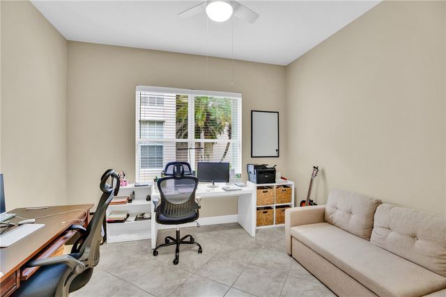 1929 Grey Falcon Circle SW, Vero Beach, FL 32962