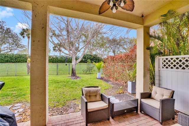 1929 Grey Falcon Circle SW, Vero Beach, FL 32962