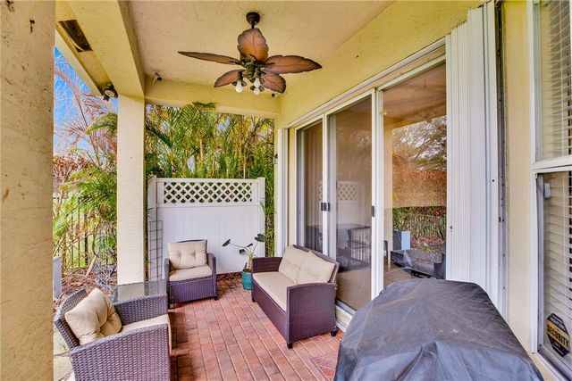 1929 Grey Falcon Circle SW, Vero Beach, FL 32962