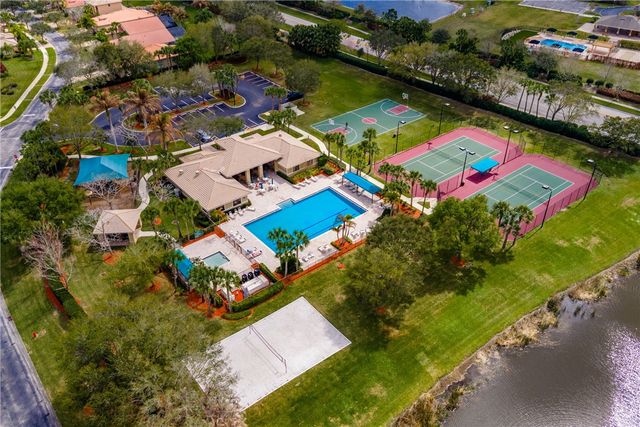 1929 Grey Falcon Circle SW, Vero Beach, FL 32962