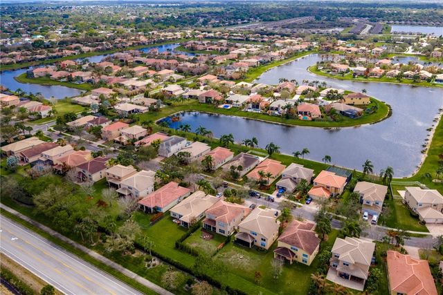 1929 Grey Falcon Circle SW, Vero Beach, FL 32962