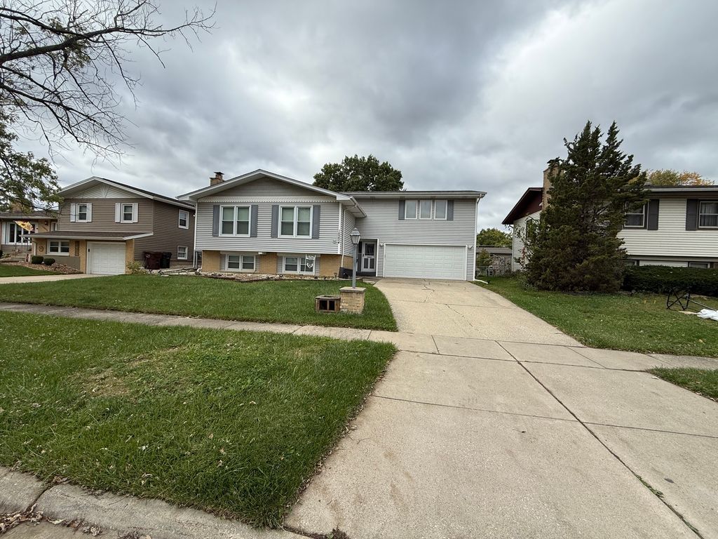 15254 Arroyo Drive, Oak Forest, IL 60452