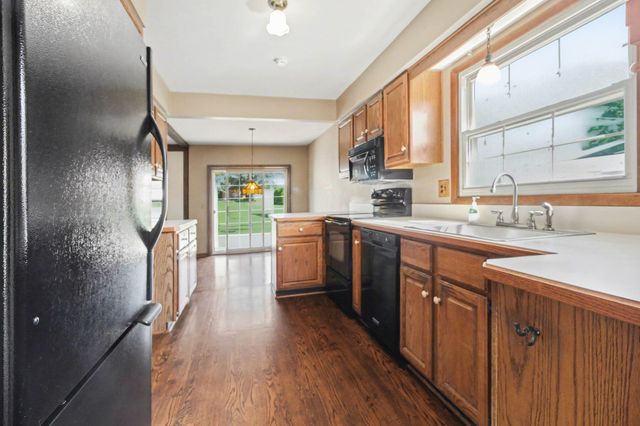 41826 Sunnydale Lane, Northville, MI 48168