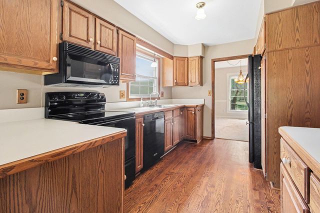 41826 Sunnydale Lane, Northville, MI 48168