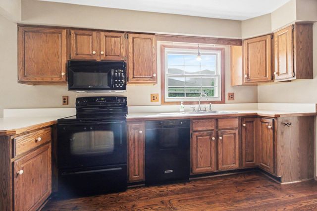 41826 Sunnydale Lane, Northville, MI 48168