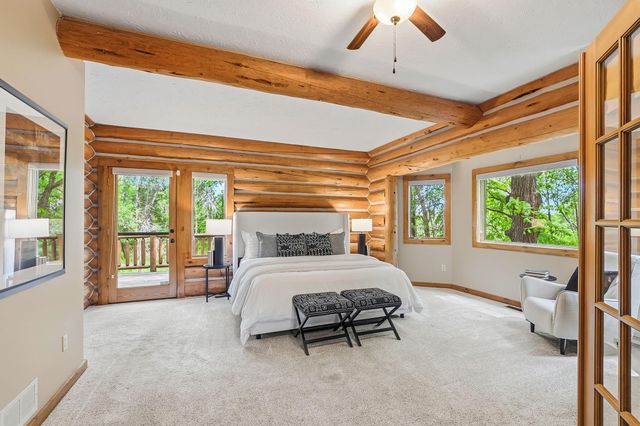 2050 Oakwood Ridge, Chanhassen, MN 55317