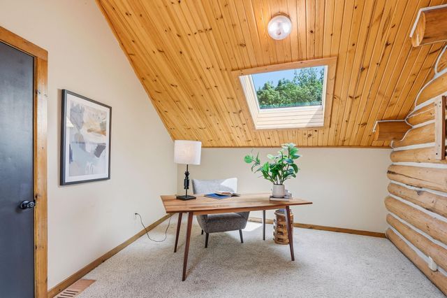 2050 Oakwood Ridge, Chanhassen, MN 55317