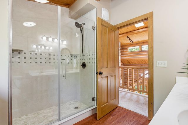 2050 Oakwood Ridge, Chanhassen, MN 55317