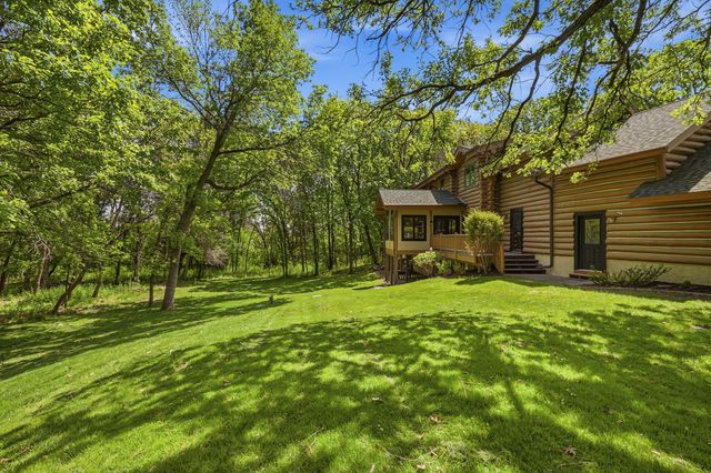 2050 Oakwood Ridge, Chanhassen, MN 55317