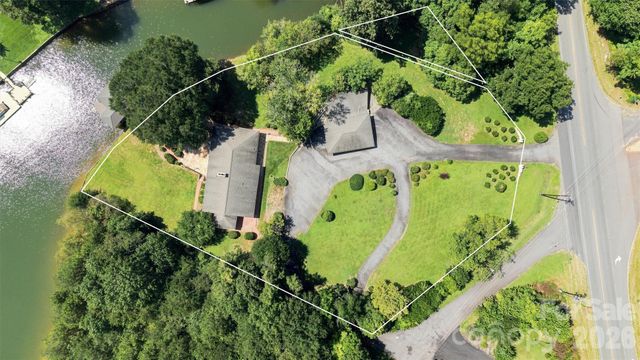 4830 N Center Street, Hickory, NC 28601