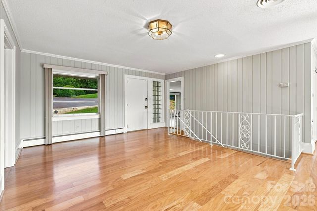 4830 N Center Street, Hickory, NC 28601