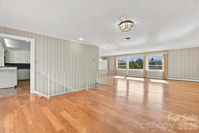 4830 N Center Street, Hickory, NC 28601
